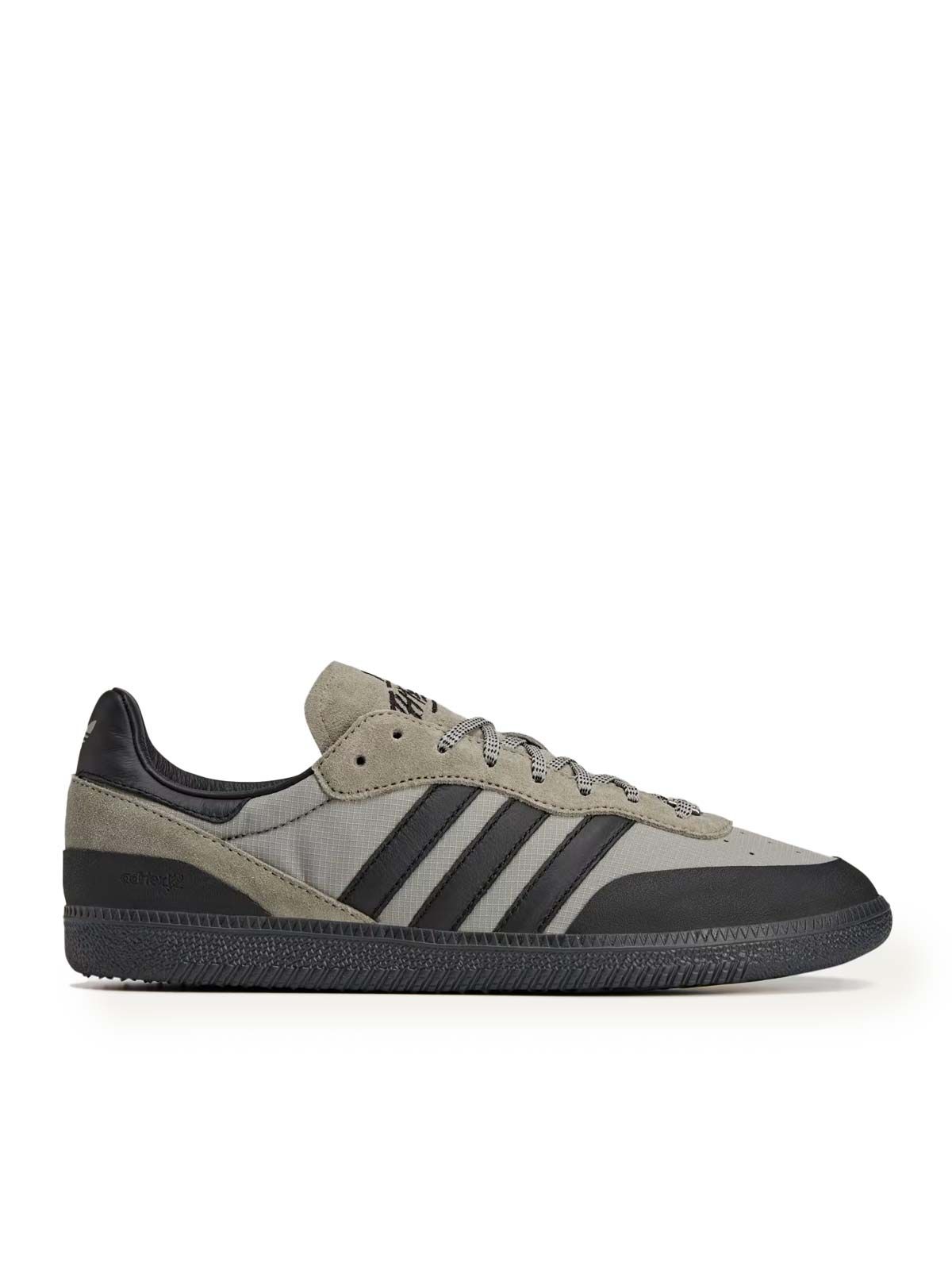 Sneakers XT-Quest 75th anniversary